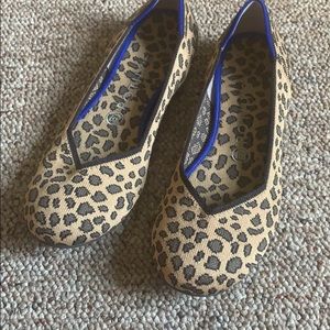 The flat spotted rothy’s size 9. Worn only once